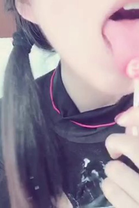 [PR社衣酱yu1]ID0027 由衣酱yu1 视频套十三黑甜少女棒棒糖与酸奶--性感提示：尤物网袜佳丽雪肤香肩傲人胸围玉腿野性十足撩人美女美腿红唇丁字裤裤袜酥软绵香丝袜美女玉体横陈天使面庞夜色朦胧半